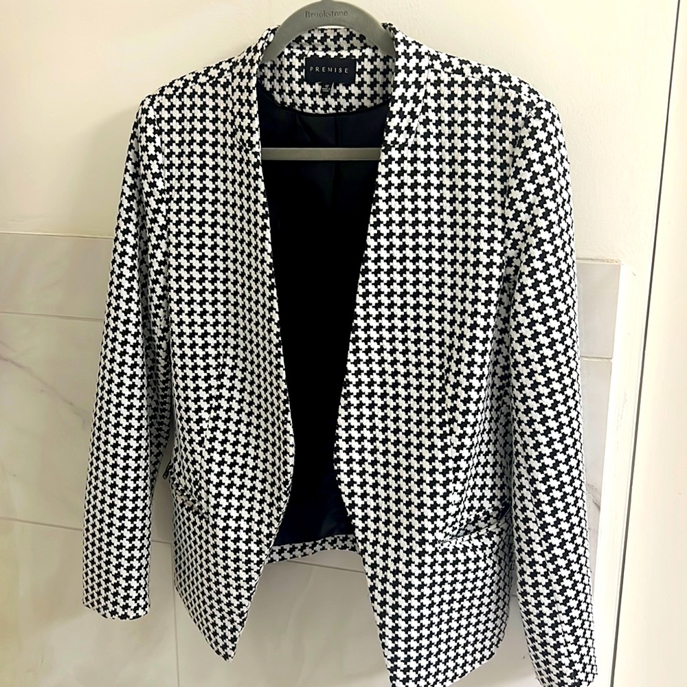 Used once women’s blazer black and white